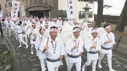 7年後の式年遷宮に向け…伊勢神宮に御用材を奉納する『御木曳』を前に安全祈願 約200人が二見興玉神社で身を清める