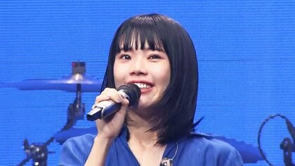 アイナ・ジ・エンド　松村北斗・村上虹郎と圧巻の生演奏　ステージで心がけているのは「床とお友達になること」