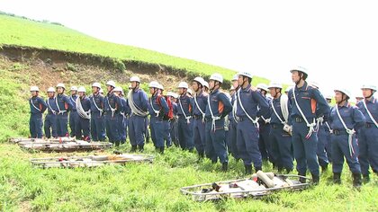 「苦しい顔すんなよ！」山岳踏破に搬送・走破まで…新人消防士たちの“絆深める”訓練に密着【熊本発】