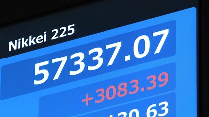 株価急騰　自民大勝受け“買い”広がる　一時3000円超　最高値更新