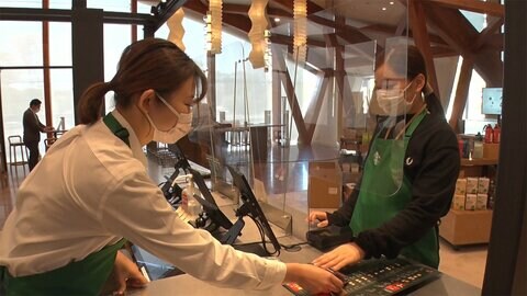 スタバ 使い捨てがない新店舗 フードの陳列もなし