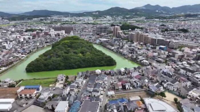 事件は白鳥陵古墳すぐの住宅街で発生