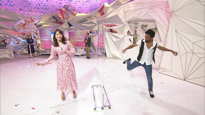 「求愛ダンス」にノリノリの竹俣紅アナウンサーとインド人ダンサーのKJさん