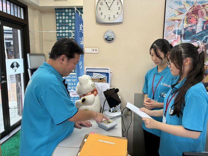 急な雨によるアナウンス原稿差替えで、さらに“リアル”に職業体験