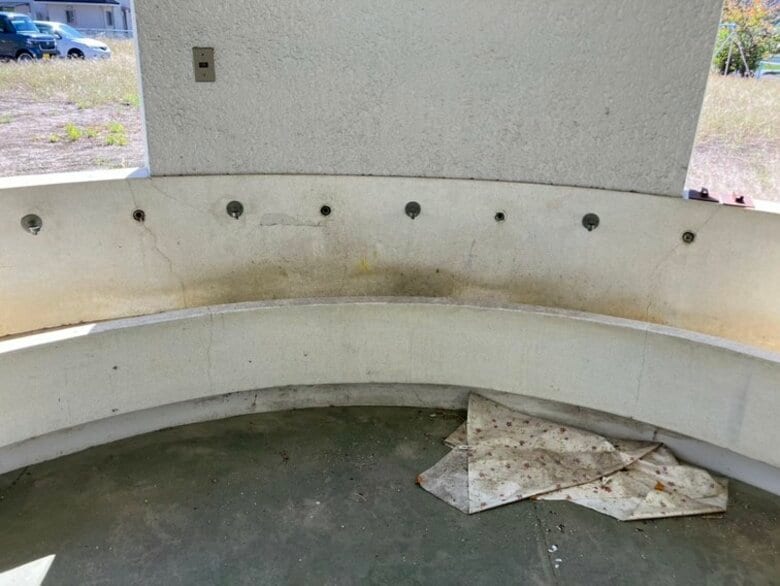 窓ガラス破壊を職員が発見…高梁市成羽町で６年前に廃園の保育園建物から蛇口など鉄製の器具盗まれる　岡山｜FNNプライムオンライン