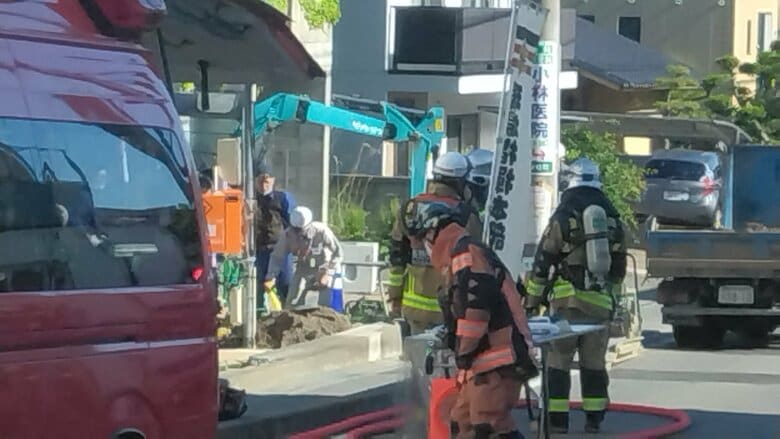 「ガスが漏れ、男性が心肺停止」と通報　50代作業員が意識不明　都市ガスの配管工事中　現場は善光寺の近くで、付近の道路が通行止め　ガスの供給に影響なし　長野市｜FNNプライムオンライン