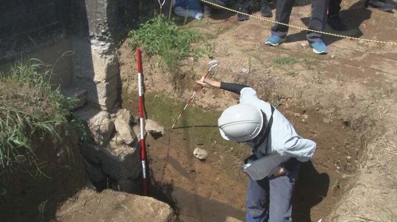 【戦後80年】旧陸軍の伊那飛行場跡　格納庫の基礎部分を住民に公開　発掘調査の現地説明会｜FNNプライムオンライン