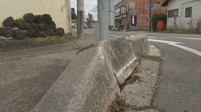 介護タクシーの乗客（82）が意識不明の重体　軽自動車と衝突　現場は県道の信号機のある交差点　長野・佐久市｜FNNプライムオンライン
