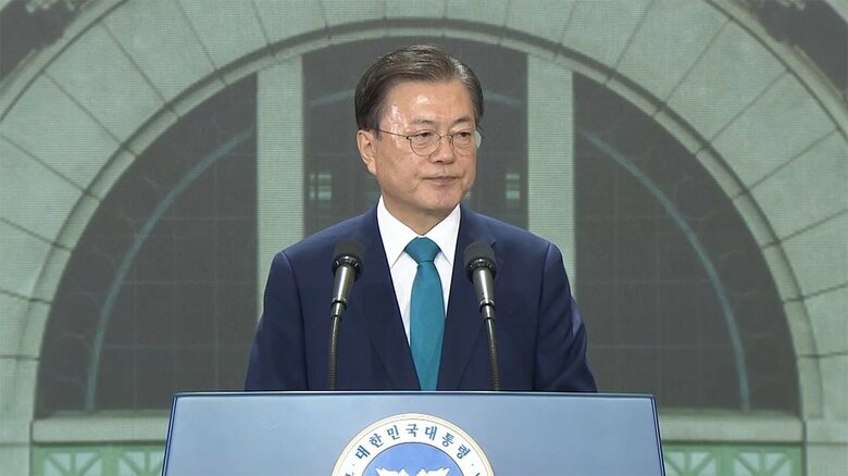 韓国･文在寅大統領が激白　日韓関係悪化「日本が右傾化。日本側に責任ある」
