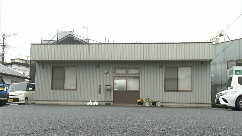 看板などが外された宮澤博行 議員の事務所（4月24日撮影）