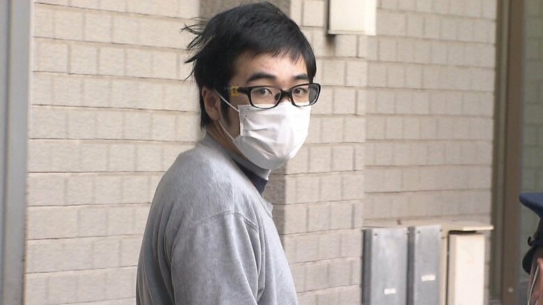 逮捕された蓬田治都容疑者(21)(17日朝 蔵前署)