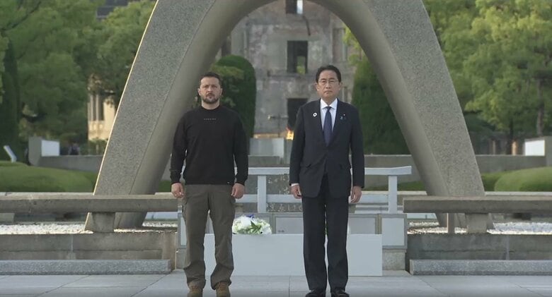 原爆死没者慰霊碑に献花したゼレンスキー大統領