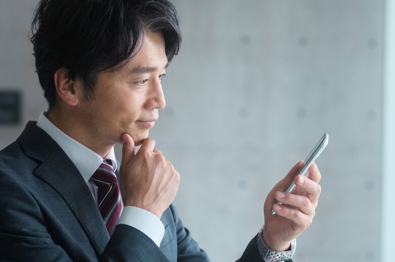 いきなりの電話は相手の時間を奪うことにつながる（画像：イメージ）