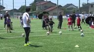 富山県出身のプロサッカー選手が地元でサッカー教室　シュートのアドバイスを受け子どもたちは大満足