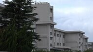 小学校教諭 盗撮で逮捕 女性の背後からスマホで