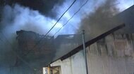 7棟燃える火事 遺体発見 住人のタイ国籍女性か 三重・鳥羽市