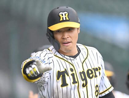 立浪和義が期待する阪神・佐藤輝明。活躍の理由と、予測したルーキーイヤー驚きのHR数