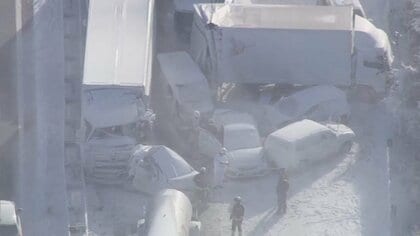 ホワイトアウトが影響か？東北自動車道で多重事故　車100台以上が立ち往生…