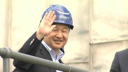 ヘルメット姿で天皇陛下がイギリス・テムズ川の防潮堤を視察　世界最大級の可動式防潮堤　ロンドン市内では25日の歓迎パレードのリハーサル　