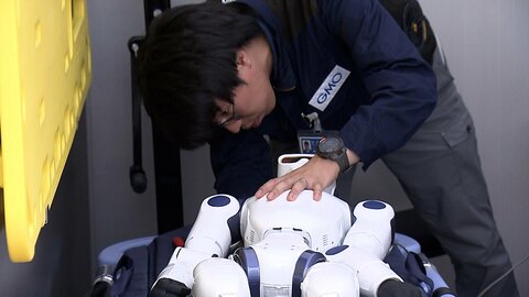 GMOが「ヒューマノイド救急車」披露　きっかけは中国「ロボット運動会」での転倒経験　市場拡大も求められるルール整備
