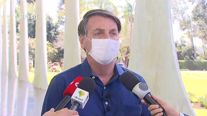 コロナ軽視のブラジル大統領 陽性 マスクはずし