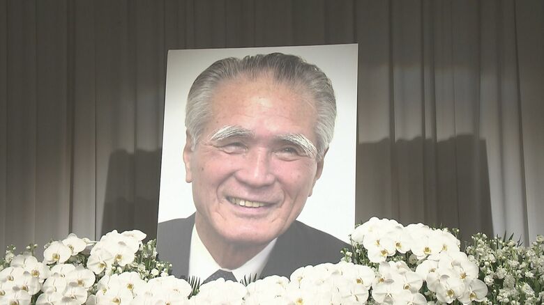 長い眉毛がトレードマーク “トンちゃん”村山富市元首相お別れの会に約600人が参列「この年まで生きてこられたのはみなさんのおかげ」【大分発】|FNNプライムオンライン