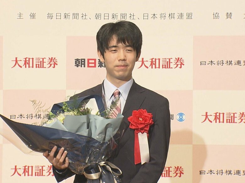 名人戦で3連覇…藤井聡太七冠が祝勝会でファンとの交流楽しむ “第6局”が行われる予定だった愛知県蒲郡市で｜FNNプライムオンライン