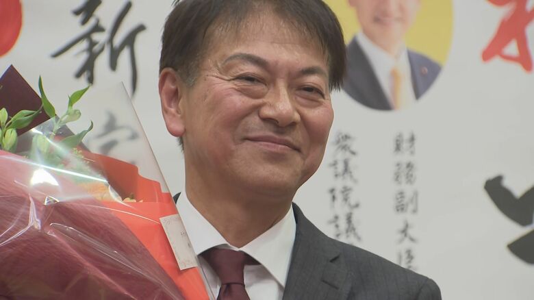 【開票速報】現職と新人2人の三つ巴の争い　飯山市長選は新人の新家智裕さんが初当選　無新・新家智裕（67）5,945票　無現・江沢岸生（72）3,255票　無新・常田徳子（68）1,508票｜FNNプライムオンライン