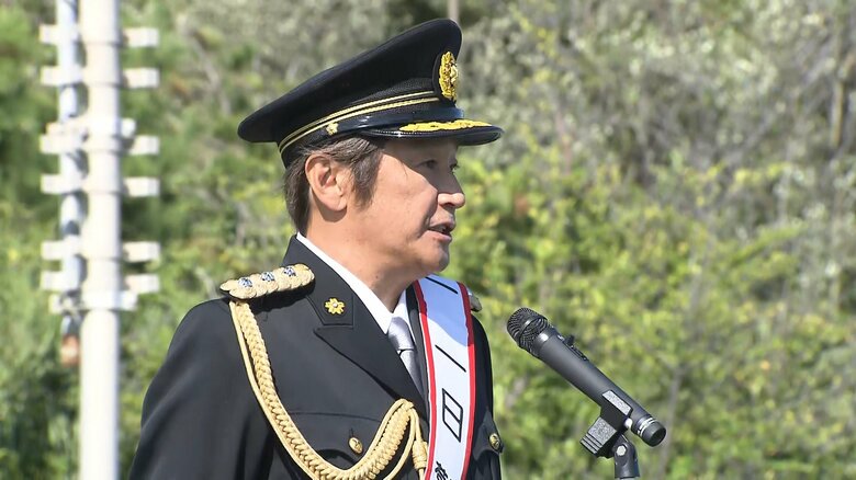 神奈川県警大磯警察署の一日署長に就任した近藤真彦さん（19日午後2時すぎ）