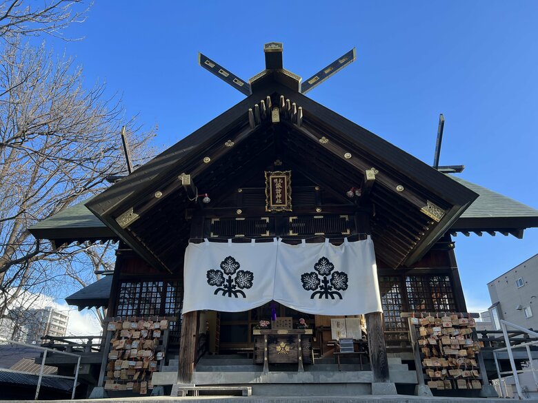 社殿（提供：札幌諏訪神社）