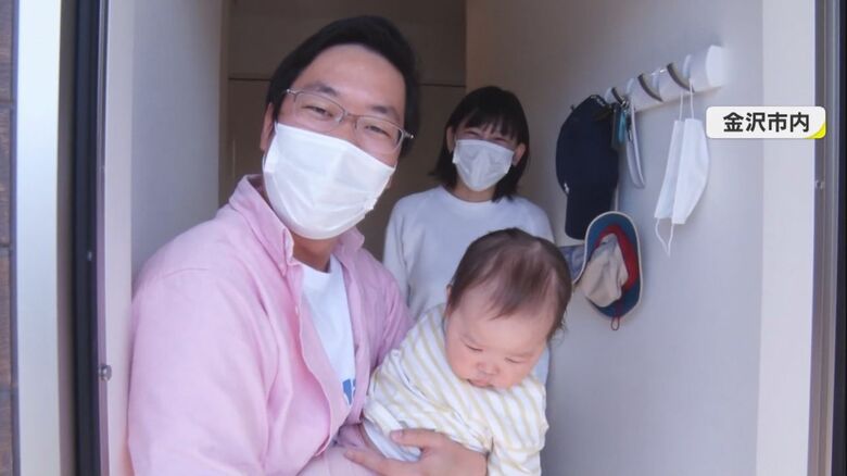 取材班を出迎える小川さん