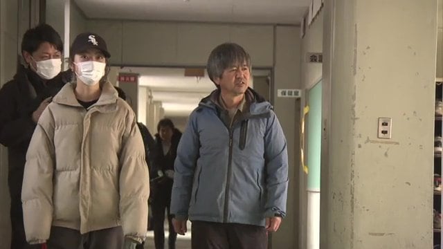 亡き娘の教室へ向かう木村紀夫さん