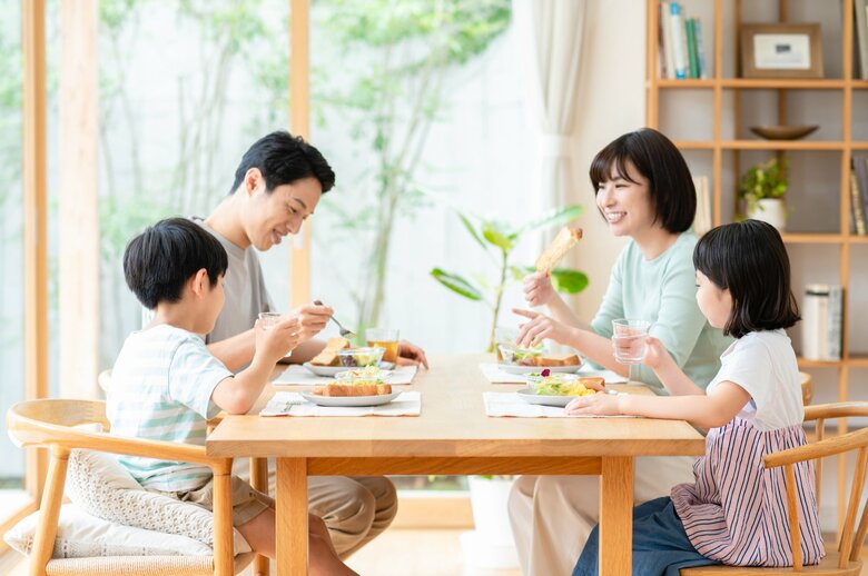 人口減少は「胃袋が減る」意味で食品産業も影響を受ける（画像：イメージ）