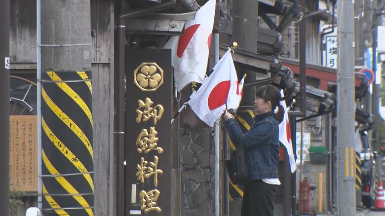 昭和の風景に足を止める人