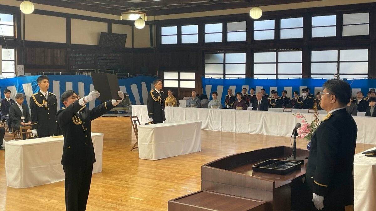 皇宮警察学校で卒業式 総代で岩手出身の皇宮巡査「東日本大震災で上皇