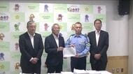 飲酒運転根絶を　福島県トラック協会が福島県警に署名簿を提出　会員から2万2千人余りの署名