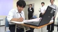 タブレット端末導入で「机が狭い」「筆箱も置けない」　中学生が「10センチ余り拡張するパーツ」を手作り　授業中の不便さを解消するため教育長に要望