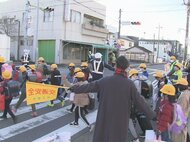「休み明けで気が緩みがちに」新学期スタートで警察官らが小学生の登校を見守り パトカーで学校周辺の巡回も