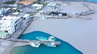 沖縄の海 大量の軽石漂着 1300km離れた小笠原から