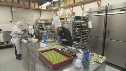 バレンタインの目玉は「梅チョコ」　1ミリ未満のキズも見逃さず…手作りにこだわるショコラティエに密着【福岡発】