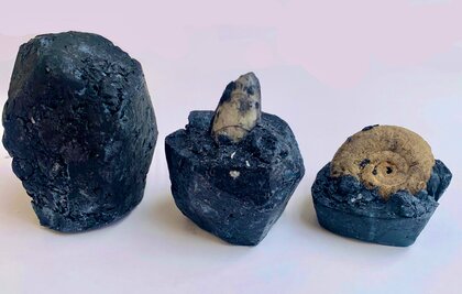 毎日の手洗いが発掘作業に!? 中から「化石」が出てくる手作り石鹸がワクワクする仕上がり