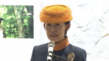 久子さま　駐日大使らが写した“日本”を鑑賞　久子さま撮影のリスの“決定的瞬間”も展示