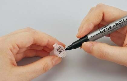 日常でも便利？濡れたり凍った場所に書ける「リサーチラボペン」が発売…“研究現場”向けを開発する狙いをコクヨに聞いた