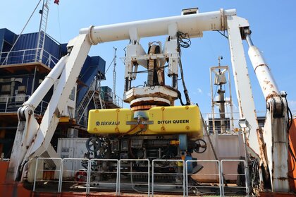 海底ケーブル埋設機施工技術の実海域での実証実験を実施