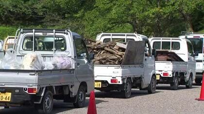 富山・氷見市の災害ごみ仮置き場、3日連続で長蛇の列　「1日2回は」市民が次々と搬入