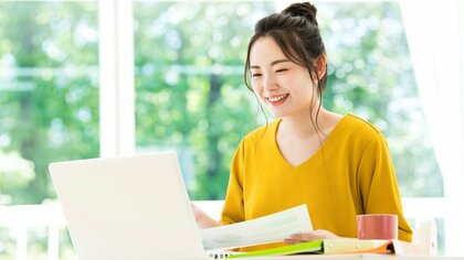 オンラインは“リアルの3割増し”の声質で。コミュニケーションのプロに聞くできる人の話し方