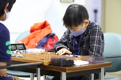 囲碁のプロ棋士を目指す弱視の12歳の少年。これからの課題は「心のバリアフリー」｜FNNプライムオンライン