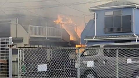 住宅7棟が全焼する火事　男性1人が搬送　神奈川・相模原市