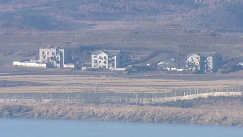 軍事境界線の南側で爆発　韓国軍幹部3人負傷　北朝鮮の地雷か　7月の大雨で北側から一部流された可能性あり国防部が注意喚起も