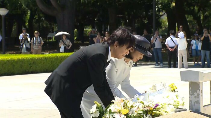 広島で花を手向けられた　2025年7月